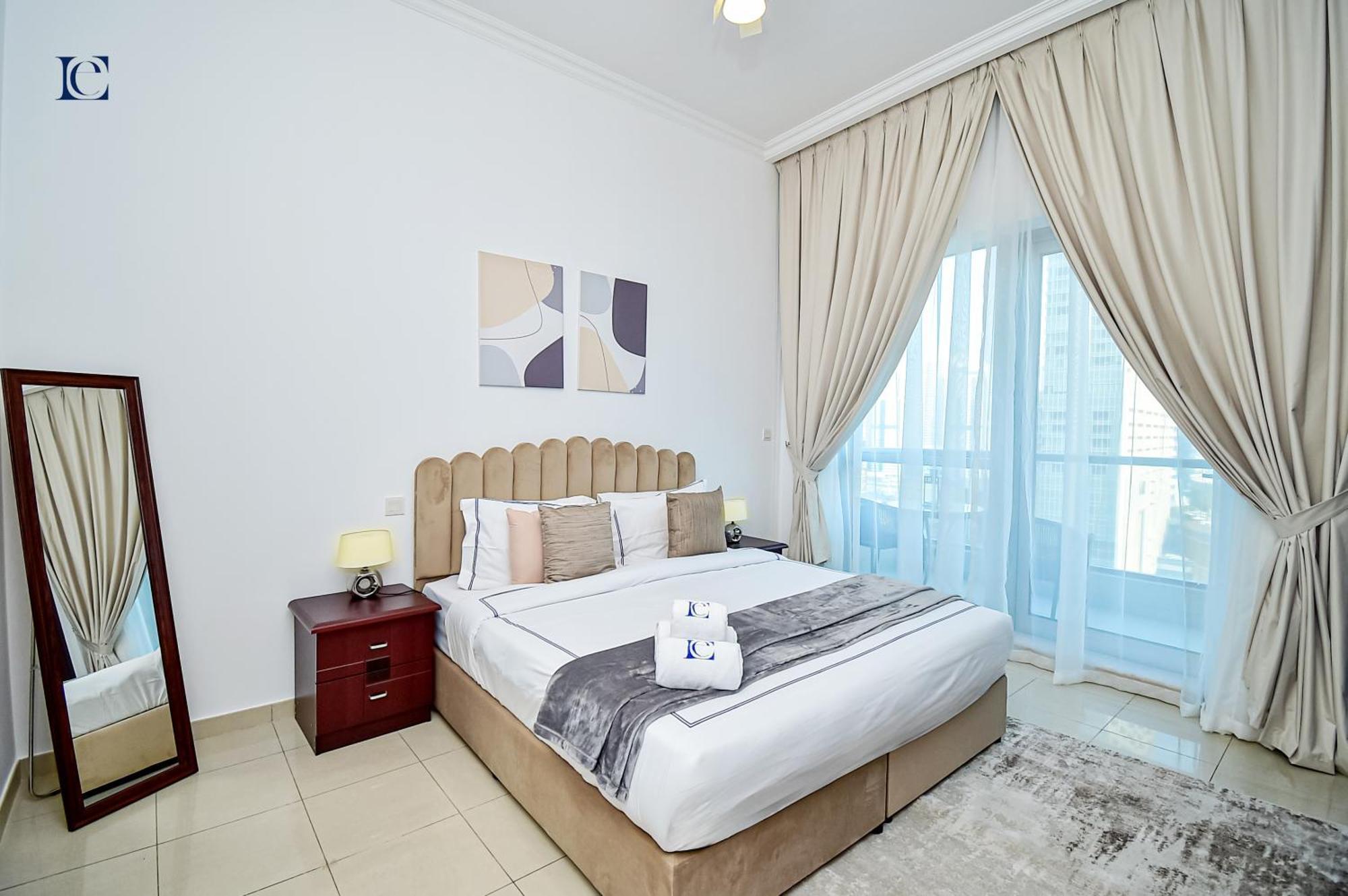 Luxury Escapes - 1Br Home With Stunning Marina View - Bay Central Marina Дубай Экстерьер фото